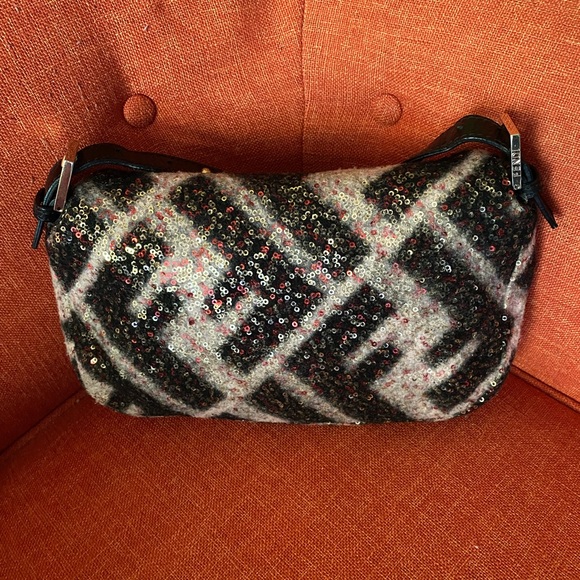 Fendi bag - Picture 3 of 16